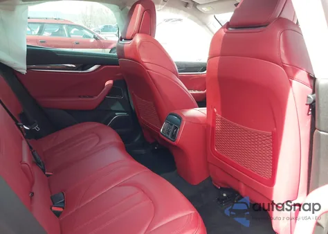 2017 Maserati Levante S z USA, uszkodzony, nr VIN ZN661YUS3HX234913